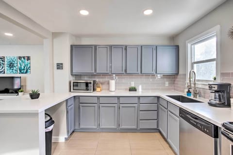 House (2 Bedrooms) | Interior