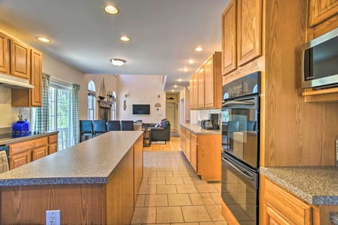 House (3 Bedrooms) | Private kitchen | Microwave, oven, stovetop, dishwasher