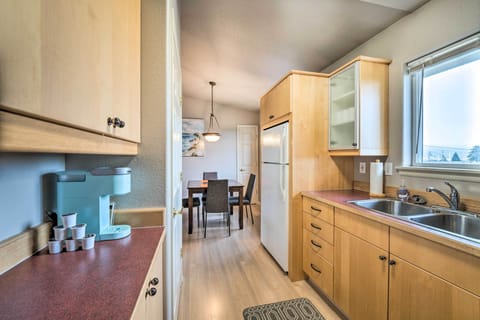 Apartment (2 Bedrooms) | Private kitchen | Microwave, oven, stovetop, dishwasher