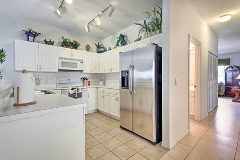 Apartment (3 Bedrooms) | Private kitchen | Microwave, oven, stovetop, dishwasher