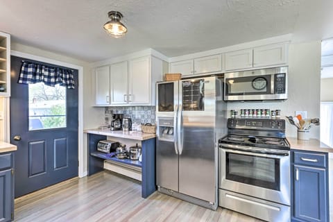 House (2 Bedrooms) | Private kitchen | Microwave, oven, stovetop, dishwasher