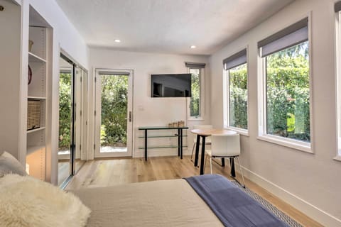 Apartment (0 Bedroom) | Interior