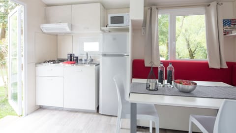 Comfort Mobile Home, 1 Bedroom | Private kitchen | Full-size fridge, stovetop, highchair, cookware/dishes/utensils