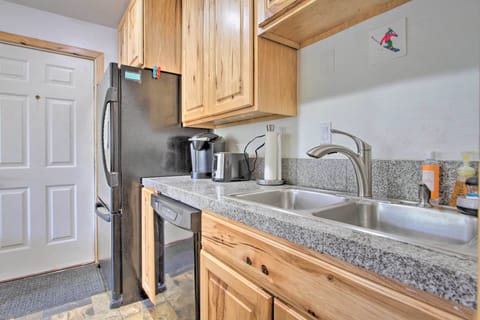 Apartment (1 Bedroom) | Private kitchen | Microwave, oven, stovetop, dishwasher