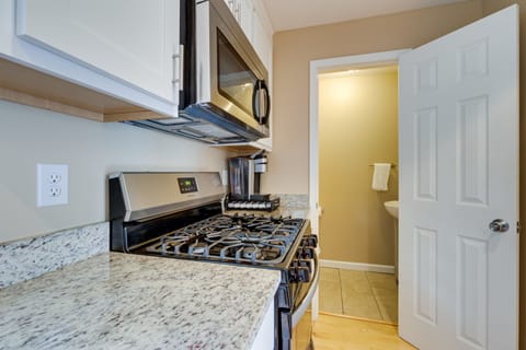 Apartment (1 Bedroom) | Private kitchen | Microwave, oven, stovetop, dishwasher