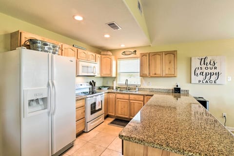 House (3 Bedrooms) | Private kitchen | Microwave, oven, stovetop, dishwasher