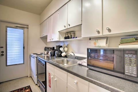 Apartment (1 Bedroom) | Private kitchen | Microwave, oven, stovetop, dishwasher