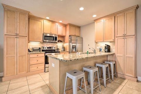 House (3 Bedrooms) | Private kitchen | Microwave, oven, stovetop, dishwasher