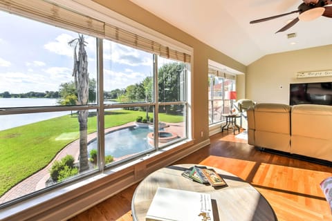 House (5 Bedrooms) | Interior