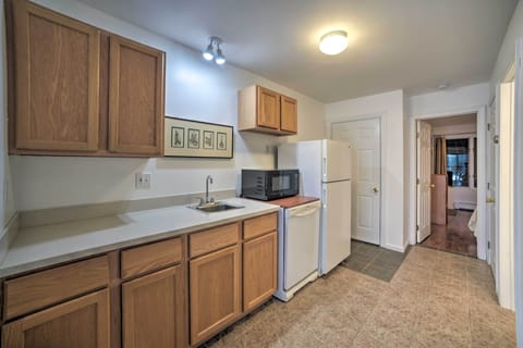 Apartment (1 Bedroom) | Private kitchen | Microwave, dishwasher, cookware/dishes/utensils, paper towels