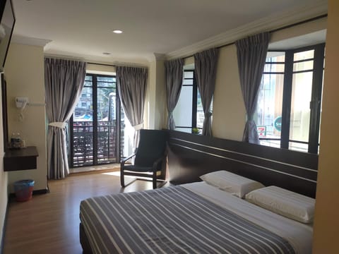 Deluxe Double Room, 1 Queen Bed, Balcony, City View | Desk, iron/ironing board, free WiFi, bed sheets