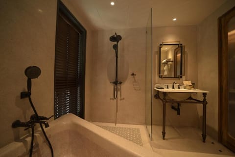 Comfort Room | Bathroom | Separate tub and shower, rainfall showerhead, designer toiletries