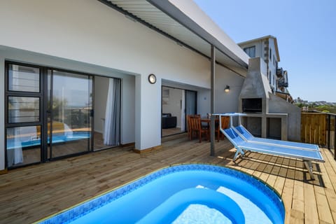 Three Bedroom Luxury Apartment with Splash Pool | Terrace/patio