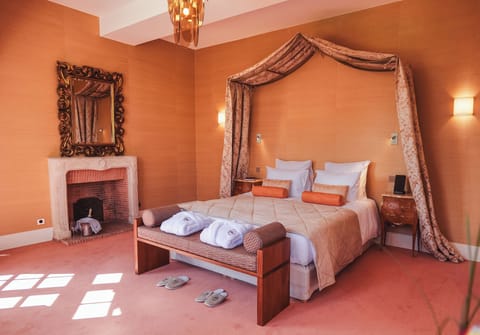 Deluxe Suite | Premium bedding, down comforters, in-room safe, individually decorated