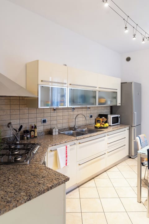 Shared fridge, microwave