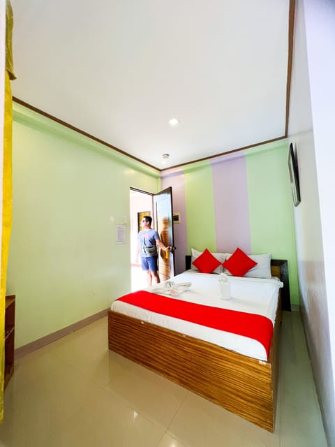 Deluxe Double Room | Free WiFi, bed sheets