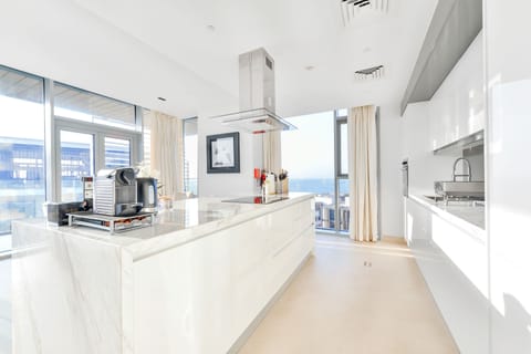 Premier Apartment, 2 Bedrooms, Balcony, Sea View | Private kitchen | Full-size fridge, microwave, oven, stovetop