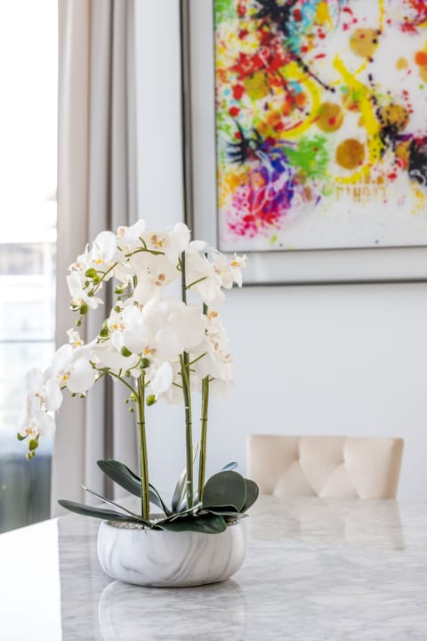 Panoramic Apartment, 3 Bedrooms, Balcony, Sea View | Dining room