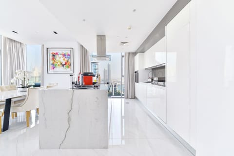 Panoramic Apartment, 3 Bedrooms, Balcony, Sea View | Private kitchen | Full-size fridge, microwave, oven, stovetop