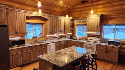 Beargrass Lodge | Private kitchen | Fridge, microwave, coffee/tea maker, freezer