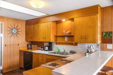 Classic Room | Private kitchen | Fridge, oven, dishwasher, espresso maker