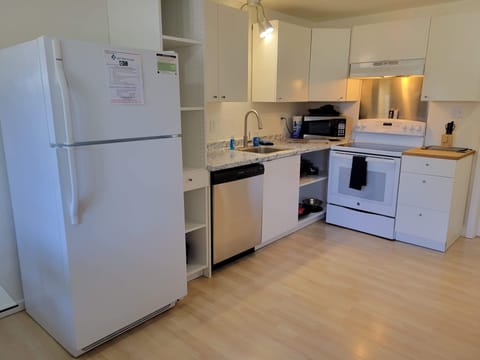 Apt 4 Ground Floor:  Hood River Suites Extended Stay Downtown | Private kitchen | Full-size fridge, microwave, oven, stovetop