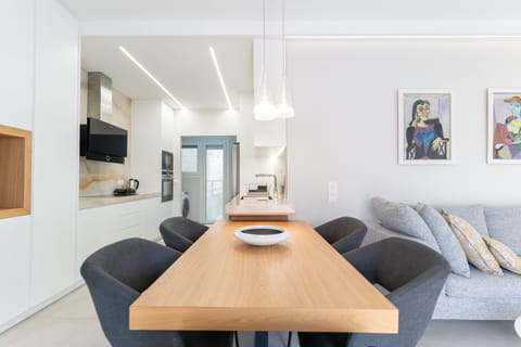 Luxury Apartment | In-room dining