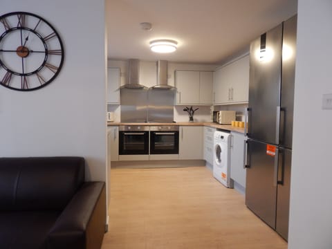 Premier Double Room | Shared kitchen facilities | Full-size fridge, microwave, stovetop, dishwasher