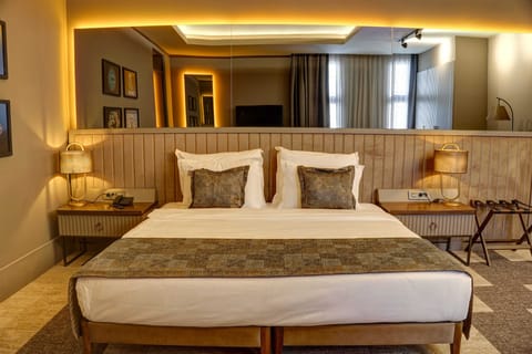 Suite | Egyptian cotton sheets, premium bedding, memory foam beds, minibar