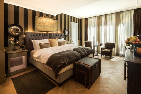 Junior Suite, 1 King Bed | Premium bedding, down comforters, free minibar, in-room safe