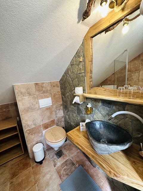 Triple Room | Bathroom