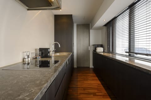 Penthouse, 2 Bedrooms | Private kitchen | Electric kettle