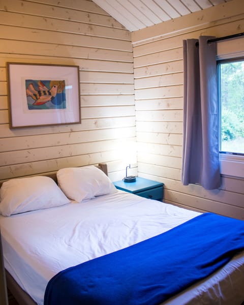 Basic Cabin | Free WiFi, bed sheets