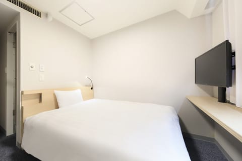 Superior Semi Double Room, Non Smoking | In-room safe, iron/ironing board, free WiFi, bed sheets