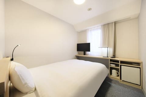 Superior Semi Double Room, Non Smoking | In-room safe, iron/ironing board, free WiFi, bed sheets