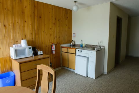 Room, Oceanfront | Private kitchen | Mini-fridge, coffee/tea maker