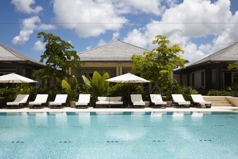 Outdoor pool, pool umbrellas, sun loungers