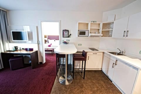 Junior Suite | In-room dining