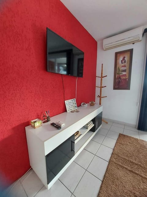 Family Studio, Multiple Beds, Ensuite, Ocean View | Television