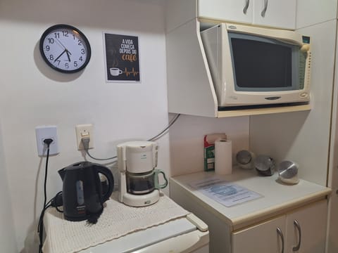 Family Studio, 1 Double Bed with Sofa bed, Ensuite, Ocean View | Private kitchen | Mini-fridge, microwave, stovetop, coffee/tea maker