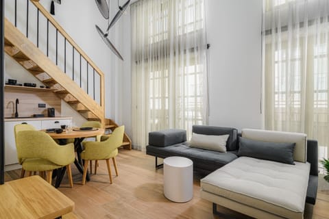 Superior Suite - Split Level | 1 bedroom, in-room safe, soundproofing, iron/ironing board