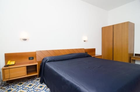 Standard Room | Desk, free WiFi, bed sheets