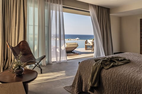 Island Suite Swim Up Sea view | Egyptian cotton sheets, premium bedding, minibar, in-room safe