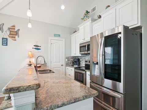 House, Multiple Beds, Patio, Ocean View | Private kitchen | Fridge, microwave, oven, stovetop