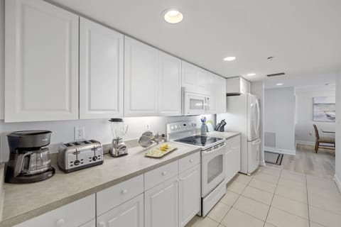 Condo, Multiple Beds, Balcony (1201 - No Pets Allowed) | Private kitchen | Fridge, microwave, oven, stovetop