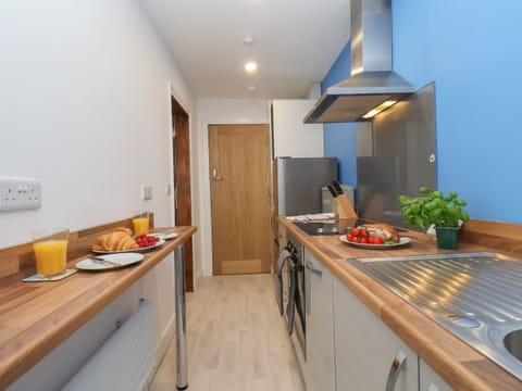 Fridge, dishwasher, electric kettle, toaster