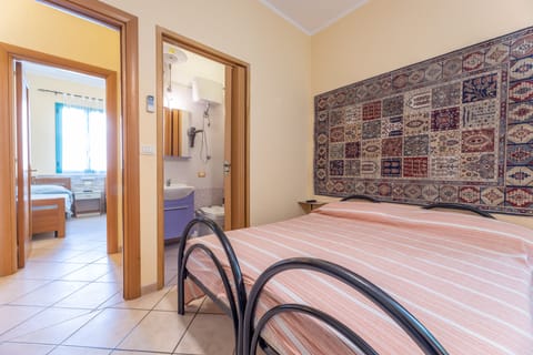 Triple Room | In-room safe, free WiFi, bed sheets