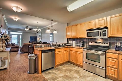 Apartment (2 Bedrooms) | Private kitchen | Microwave, oven, stovetop, dishwasher