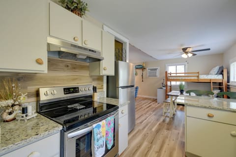 Apartment (1 Bedroom) | Private kitchen | Microwave, oven, stovetop, dishwasher