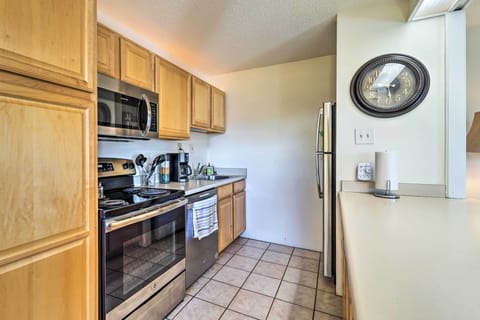 Apartment (3 Bedrooms) | Private kitchen | Microwave, oven, stovetop, dishwasher